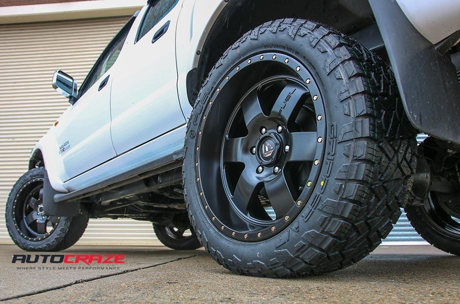 NISSAN NAVARA PODIUM SATIN BLACK